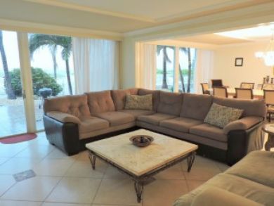 Full Gulf Views Vacation Villa  Sleeps Eighteen Guests.