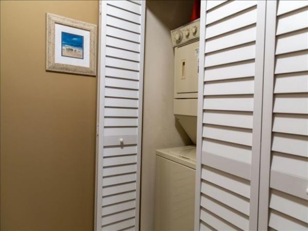 Longboat Key Vacation Condo Sleeps Five Guests.