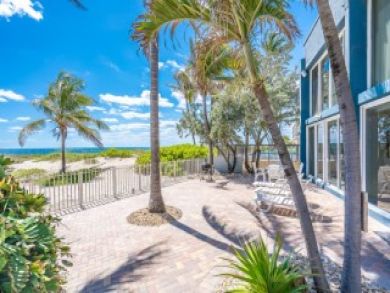 Fort Lauderdale Vacation Villa Sleeps Ten Guests.