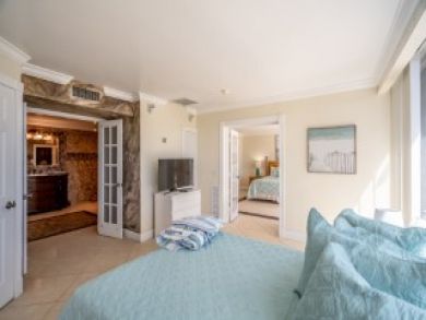 Fort Lauderdale Vacation Villa Sleeps Ten Guests.