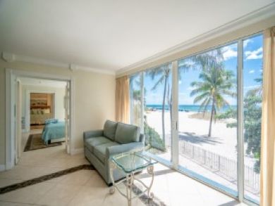 Fort Lauderdale Vacation Villa Sleeps Ten Guests.