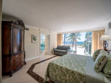 Fort Lauderdale Vacation Villa Sleeps Ten Guests.
