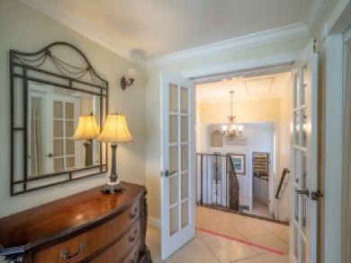 Fort Lauderdale Vacation Villa Sleeps Ten Guests.