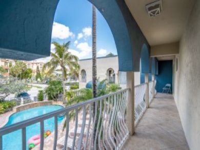 Fort Lauderdale Vacation Villa Sleeps Ten Guests.