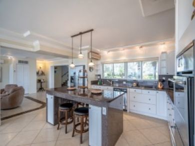 Fort Lauderdale Vacation Villa Sleeps Ten Guests.