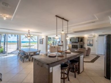 Fort Lauderdale Vacation Villa Sleeps Ten Guests.