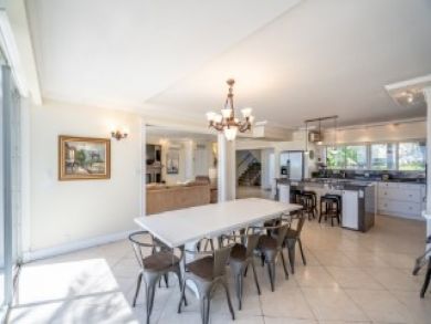 Fort Lauderdale Vacation Villa Sleeps Ten Guests.