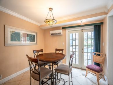 Fort Lauderdale Vacation Villa Sleeps Seven Guests.