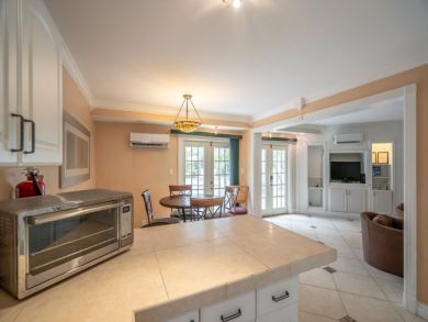 Fort Lauderdale Vacation Villa Sleeps Seven Guests.