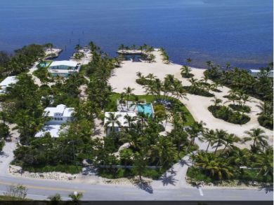 Islamorada Vacation Villa Sleeps Four Guests.