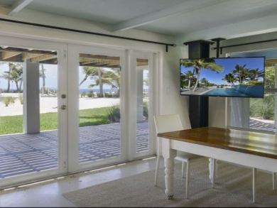 Islamorada Vacation Villa Sleeps Four Guests.