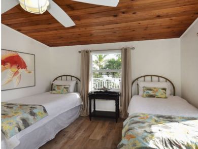 Islamorada Vacation Villa Sleeps Four Guests.
