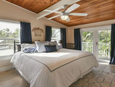 Islamorada Vacation Villa Sleeps Four Guests.