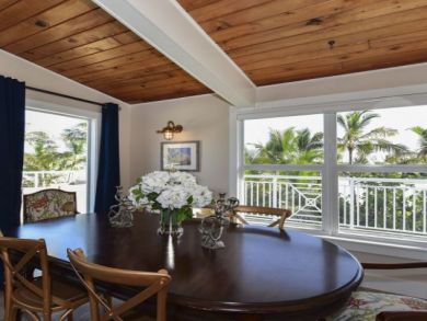 Islamorada Vacation Villa Sleeps Four Guests.