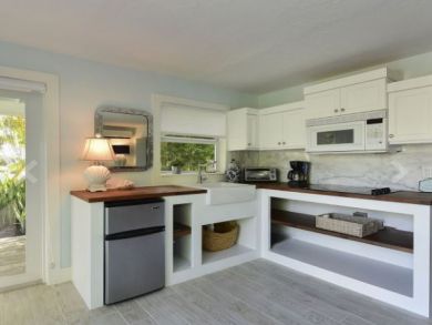 Islamorada Vacation Villa Sleeps Two Guests.