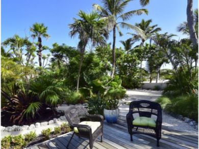 Islamorada Vacation Villa Sleeps Two Guests.