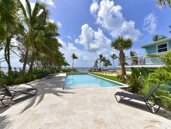 Islamorada Vacation Villa Sleeps Five Guests