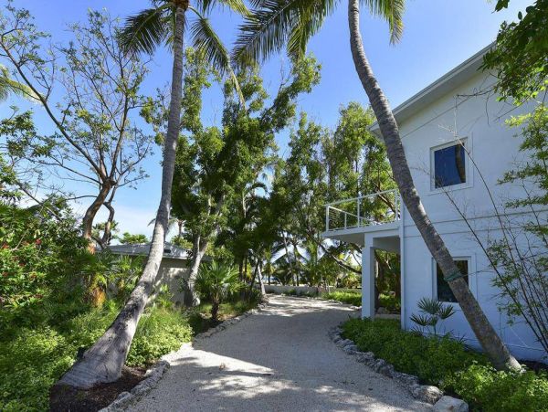 Islamorada Vacation Villa Sleeps Five Guests