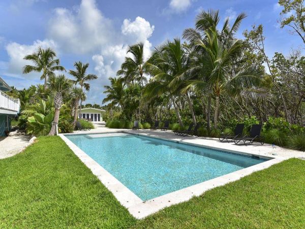 Islamorada Vacation Villa Sleeps Five Guests