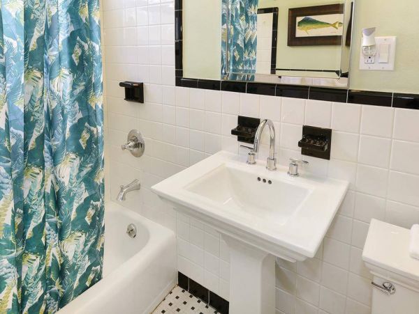Islamorada Vacation Villa Sleeps Five Guests