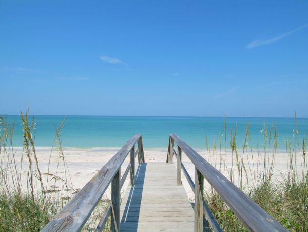 Siesta Key Vacation Rental 2-Bedroom Condo in Siesta Key Village