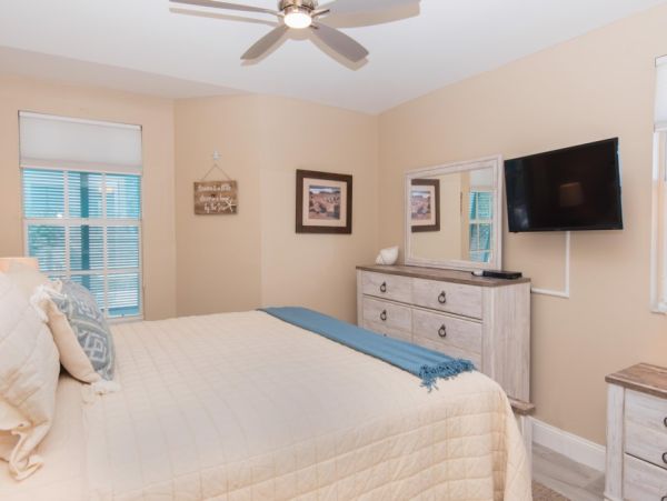 Siesta Key Vacation Rental 2-Bedroom Condo in Siesta Key Village
