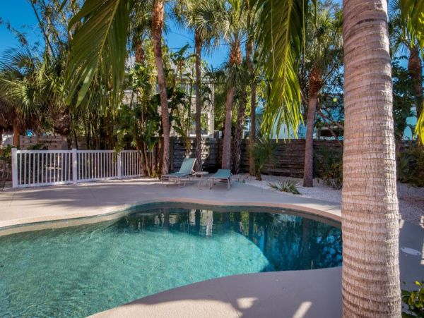 Siesta Key Vacation Rental 2-Bedroom Condo in Siesta Key Village