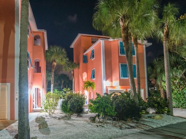 Siesta Key Vacation Rental 2-Bedroom Condo in Siesta Key Village