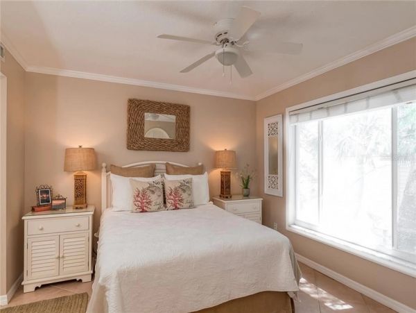Englewood Vacation Condo One Bedroom Walk to Beach