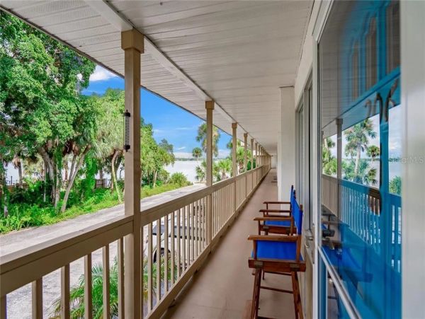 Englewood Vacation Condo One Bedroom Walk to Beach