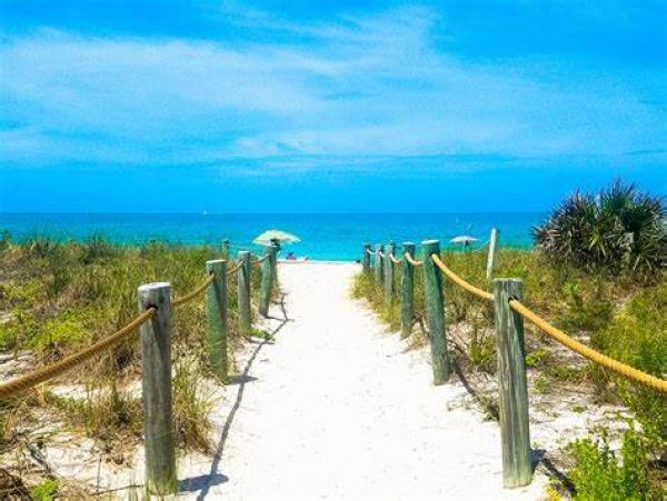 Englewood Vacation Condo One Bedroom Walk to Beach