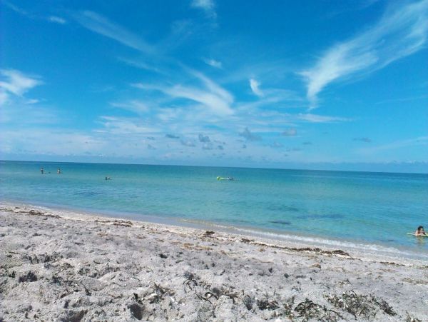 Englewood Vacation Condo One Bedroom Walk to Beach