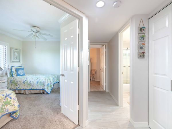 Gulf Views Sanibel Rental Condo at Beach Sleeps Eight