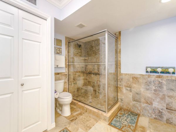 Gulf Views Sanibel Rental Condo at Beach Sleeps Eight