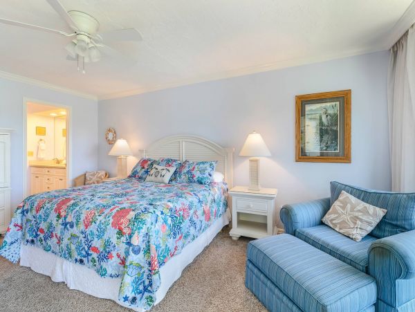 Gulf Views Sanibel Rental Condo at Beach Sleeps Eight