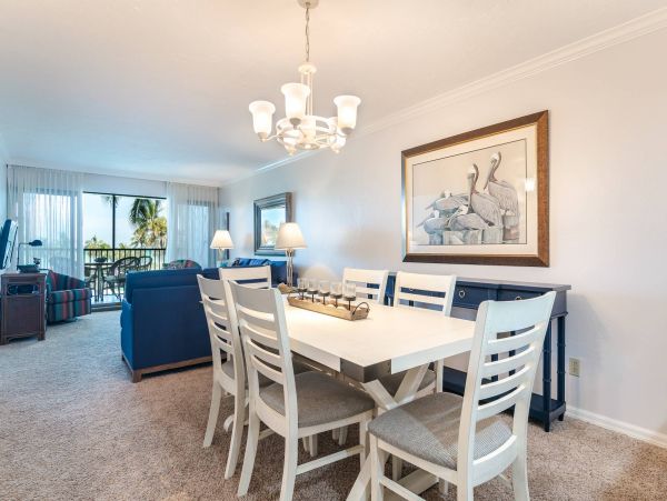Gulf Views Sanibel Rental Condo at Beach Sleeps Eight