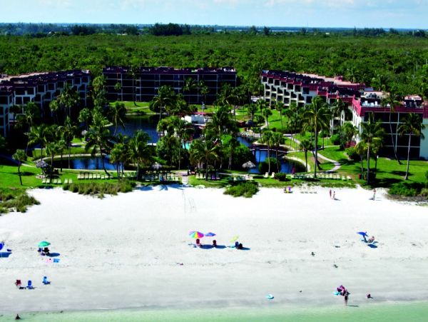 Gulf Views Sanibel Rental Condo at Beach Sleeps Eight