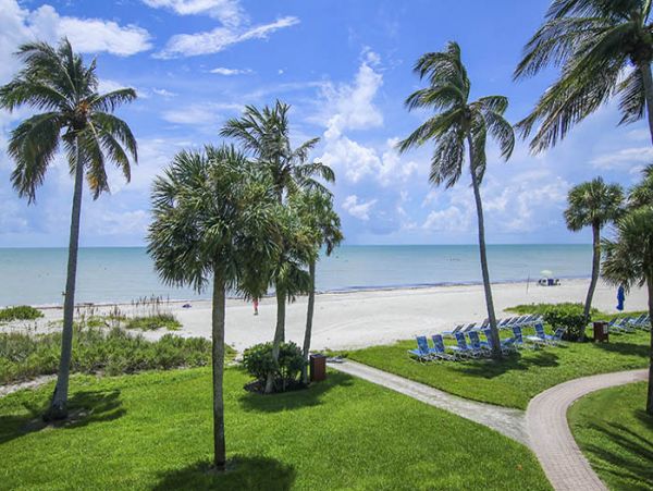 Gulf Views Sanibel Rental Condo at Beach Sleeps Eight