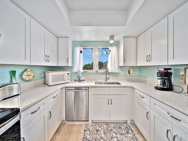 Charming Sanibel 2 Bedroom Vacation Home