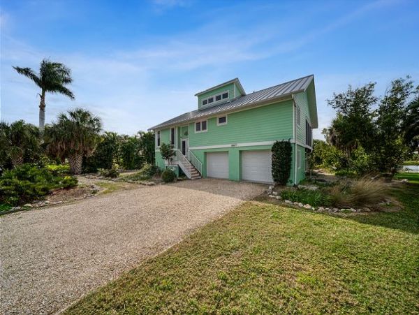 Charming Sanibel 2 Bedroom Vacation Home