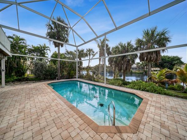 Charming Sanibel 2 Bedroom Vacation Home