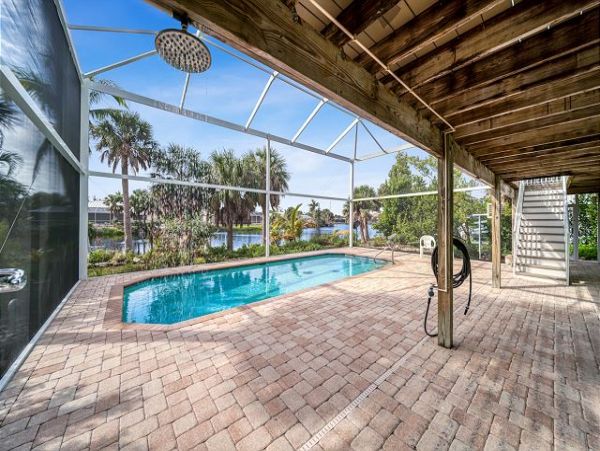 Charming Sanibel 2 Bedroom Vacation Home