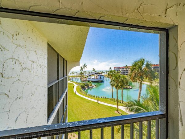 Sanibel Vacation Rental - Beachfront Condo with Pool, Tennis & Gulf Views