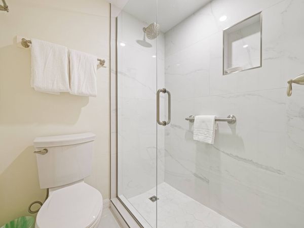 Sanibel Vacation Rental - Beachfront Condo with Pool, Tennis & Gulf Views