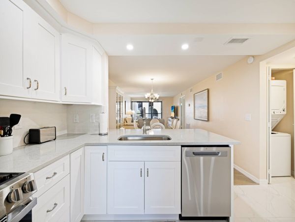 Sanibel Vacation Rental - Beachfront Condo with Pool, Tennis & Gulf Views