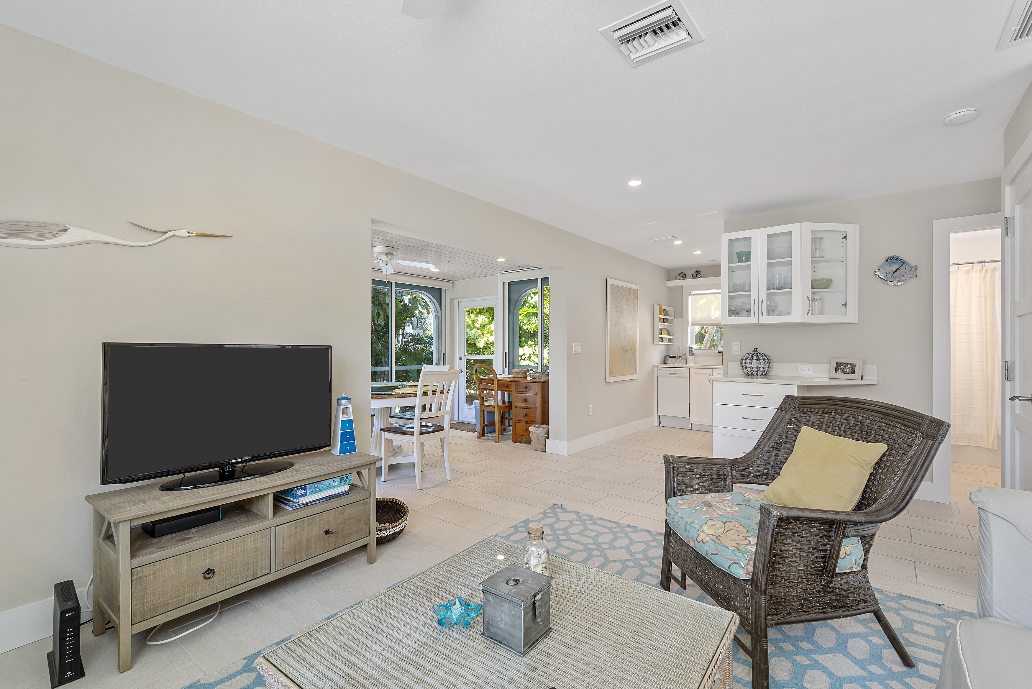 Enjoy the Bay and Golf with just minutes walk Enjoy the Bay and Golf with just minutes walk