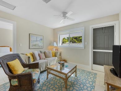 Enjoy the Bay and Golf with just minutes walk Enjoy the Bay and Golf with just minutes walk