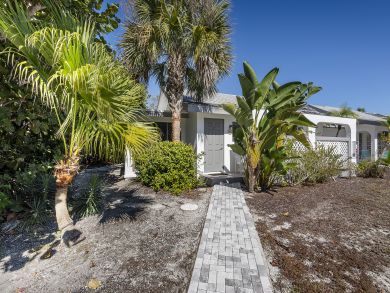 Enjoy the Bay and Golf with just minutes walk Enjoy the Bay and Golf with just minutes walk