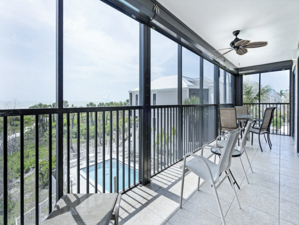 Boutique Beach Complex Pool Amenities