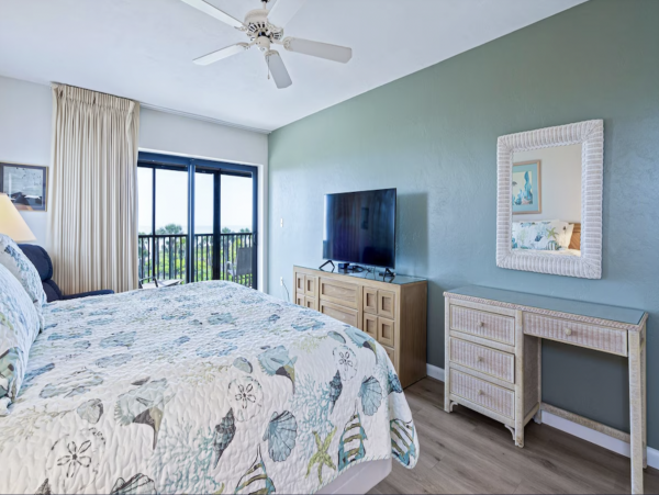 Boutique Beach Complex Pool Amenities